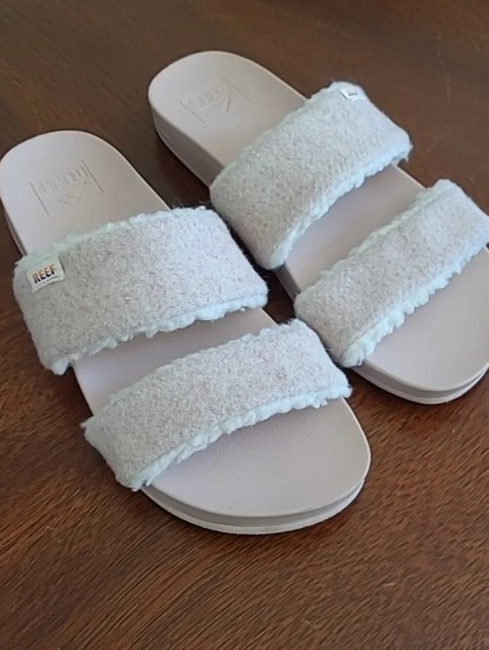 Reef Cushion Vista snuggles Fleece Lined Pink Fuzzy Double-Strap Slide Sandals 7